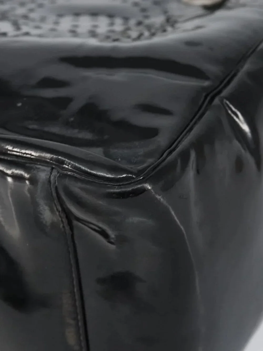 CHANEL brand	chanel color	black